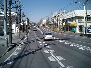 ４車線以上の道路の画像