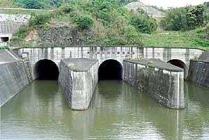 地下水路の入口の画像