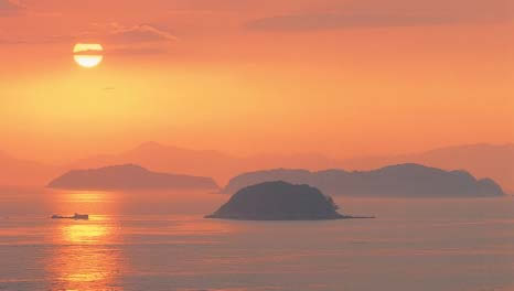 写真：鷲羽山から瀬戸内海を望む