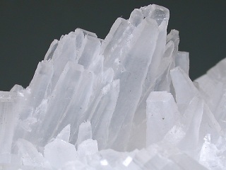 硬石膏