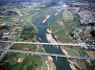 茨城県下館市と結城市の堺を流れる鬼怒川