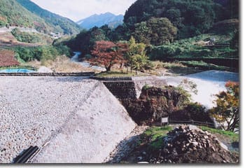 勝沼堰堤