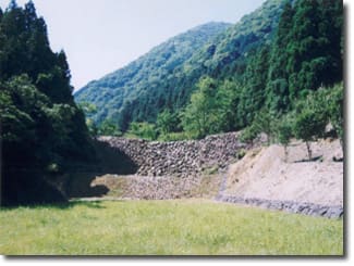 羽根谷砂防堰堤（第一堰堤）