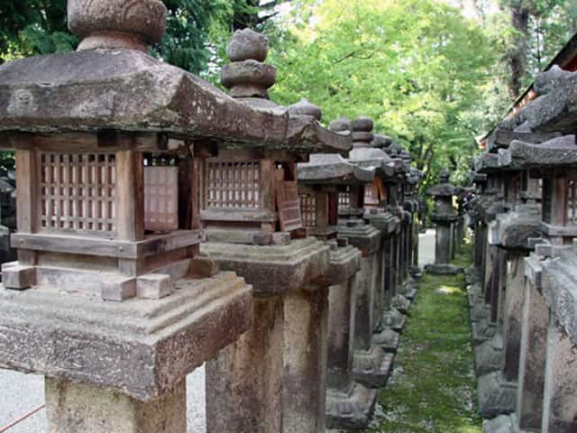 石灯籠の画像