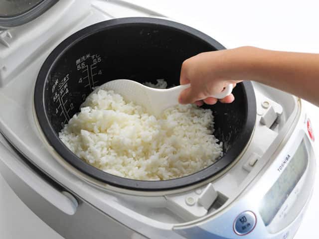 炊飯器の画像