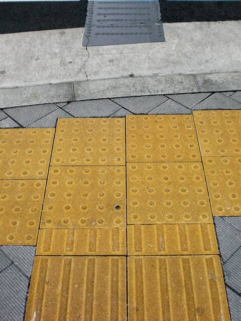 点字ブロックの画像