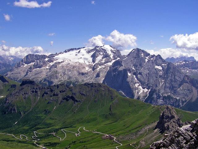 マルモラーダ山の画像