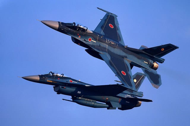 戦闘機の画像
