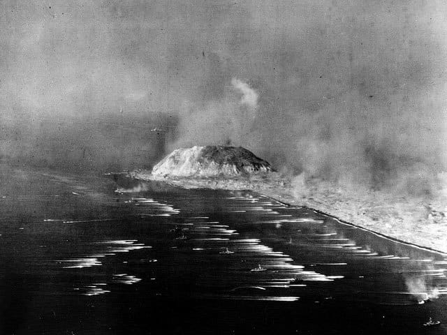 硫黄島の画像