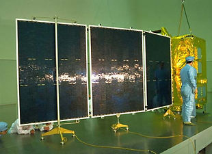 海洋観測衛星もも1号-bの太陽電池パドル