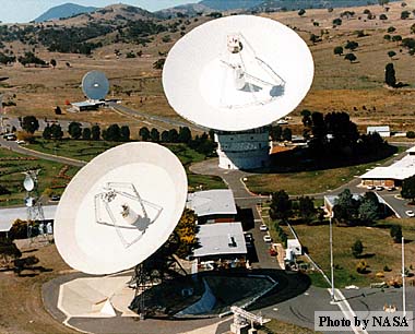 NASAの深宇宙探査施設にある電波望遠鏡