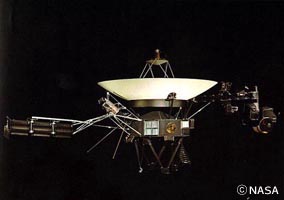 天王星を観測したのち、海王星に向かったボイジャー2号。現在は、太陽系を離脱しています。