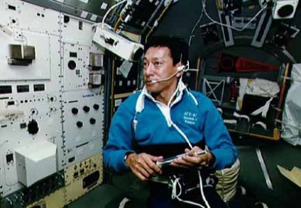 宇宙授業をおこなう毛利衛宇宙飛行士