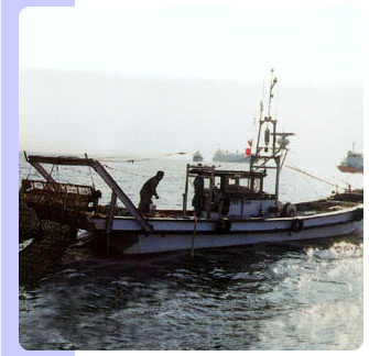 小型漁船