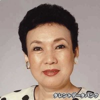 荒井洸子の画像