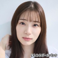 足立梨花の画像
