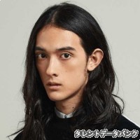 栗原類の画像