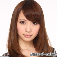 小塚麻央の画像