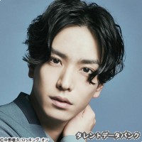 黒羽麻璃央の画像