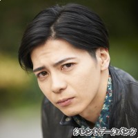 石野理央の画像