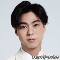 小野塚勇人の画像