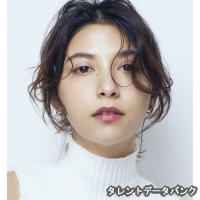 石井エミリーの画像